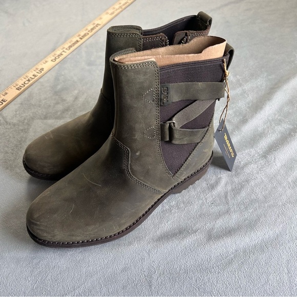 Teva Women's Ellery Ankle Boots Deep forest green new size 5.5 - Picture 1 of 10